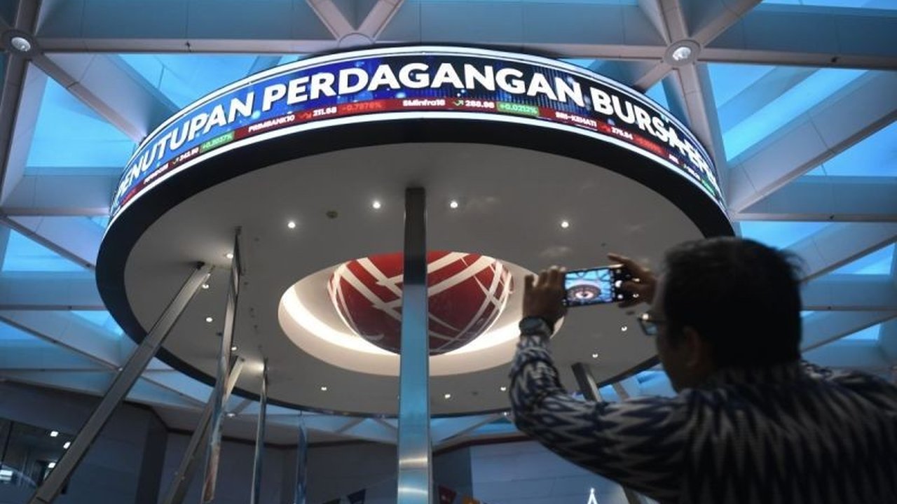 Indeks Harga Saham Gabungan (IHSG) Bursa Efek Indonesia dibuka menguat pada Selasa pagi, 21 Januari 2024, naik 44,98 poin atau 0,63 persen ke posisi 7.215,72, sementara Indeks LQ45 juga menunjukkan penguatan.