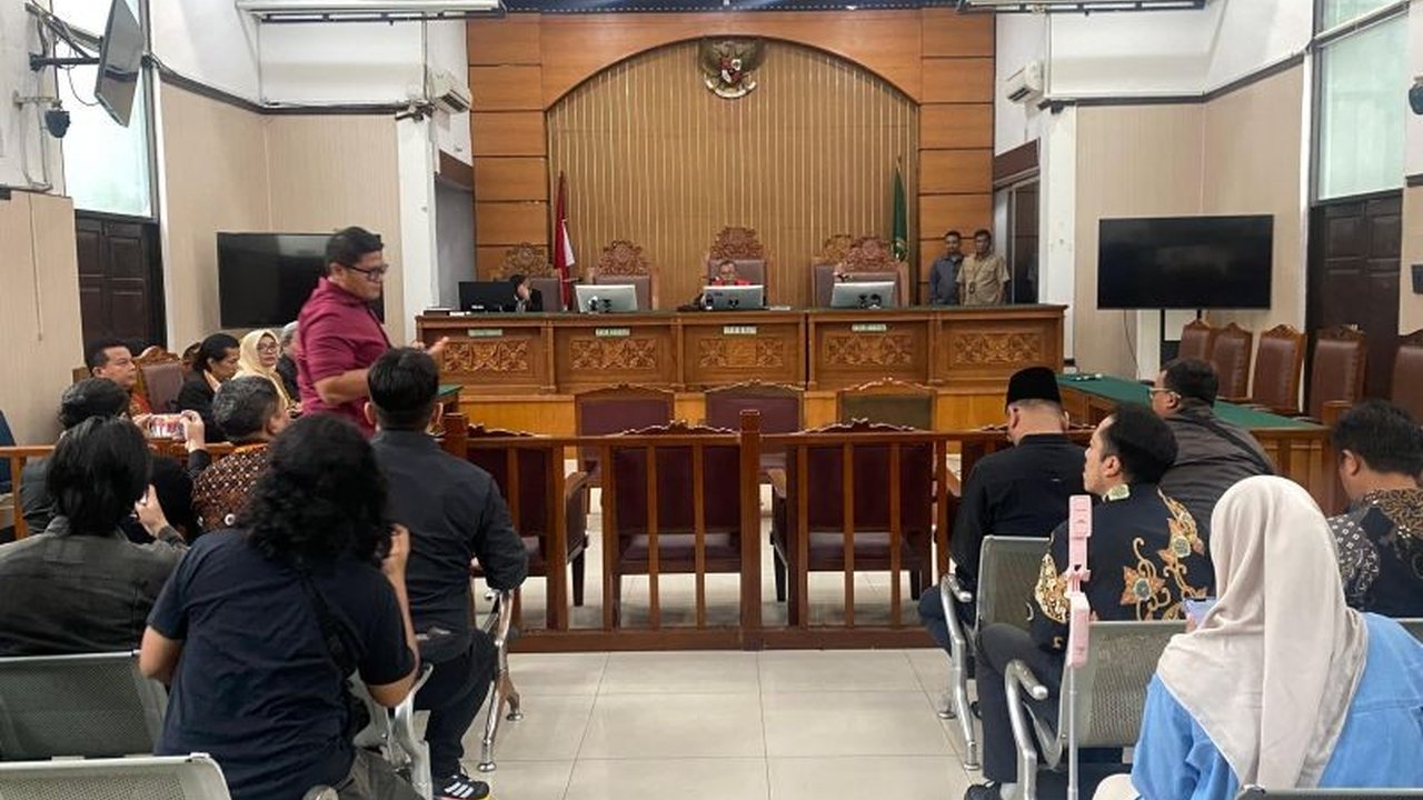 Sidang praperadilan Sekretaris Jenderal DPP PDI Perjuangan, Hasto Kristiyanto, terkait penetapan sebagai tersangka kasus Harun Masiku ditunda Pengadilan Negeri Jakarta Selatan hingga 5 Februari 2025 karena ketidakhadiran KPK.