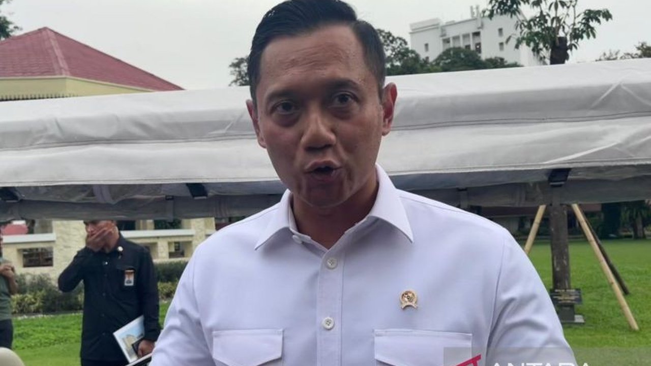 Agus Harimurti Yudhoyono (AHY) menyatakan tidak mengetahui adanya sertifikat Hak Guna Bangunan (HGB) pagar laut di Tangerang saat menjabat Menteri ATR/BPN, karena penerbitan HGB tersebut terjadi sebelum masa jabatannya.