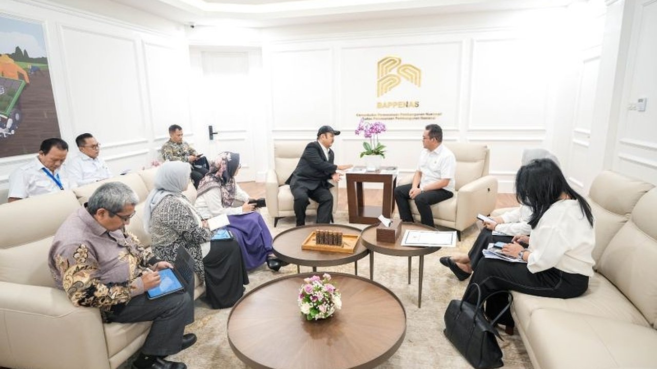 Paviliun Indonesia di World Expo 2025 Osaka akan menampilkan keberagaman budaya dan capaian SDGs, termasuk transisi energi hijau dan ekonomi sirkular, untuk menarik investasi dan memperkuat citra Indonesia.