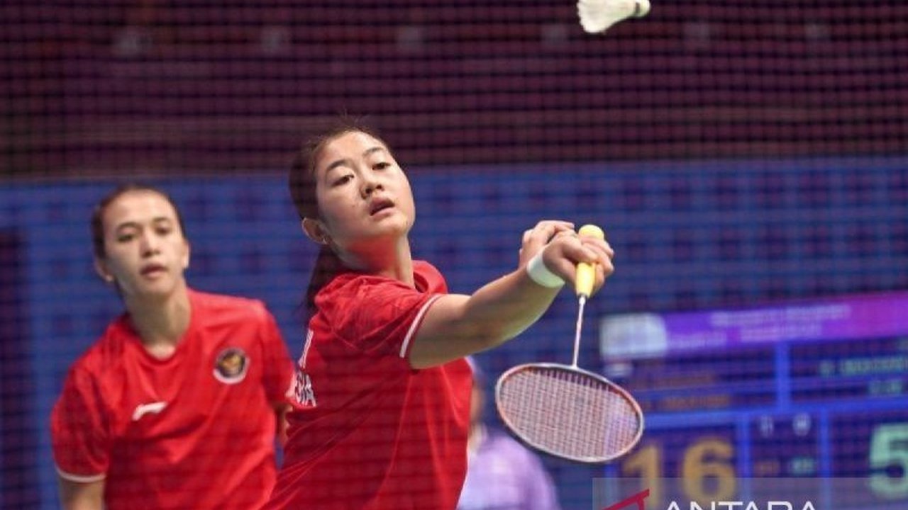 Febriana Dwipuji Kusuma/Amallia Cahaya Pertiwi atau Ana/Tiwi menang mudah atas ganda putri Hong Kong di babak 32 besar Indonesia Masters 2025 dan memastikan tempat di babak 16 besar.