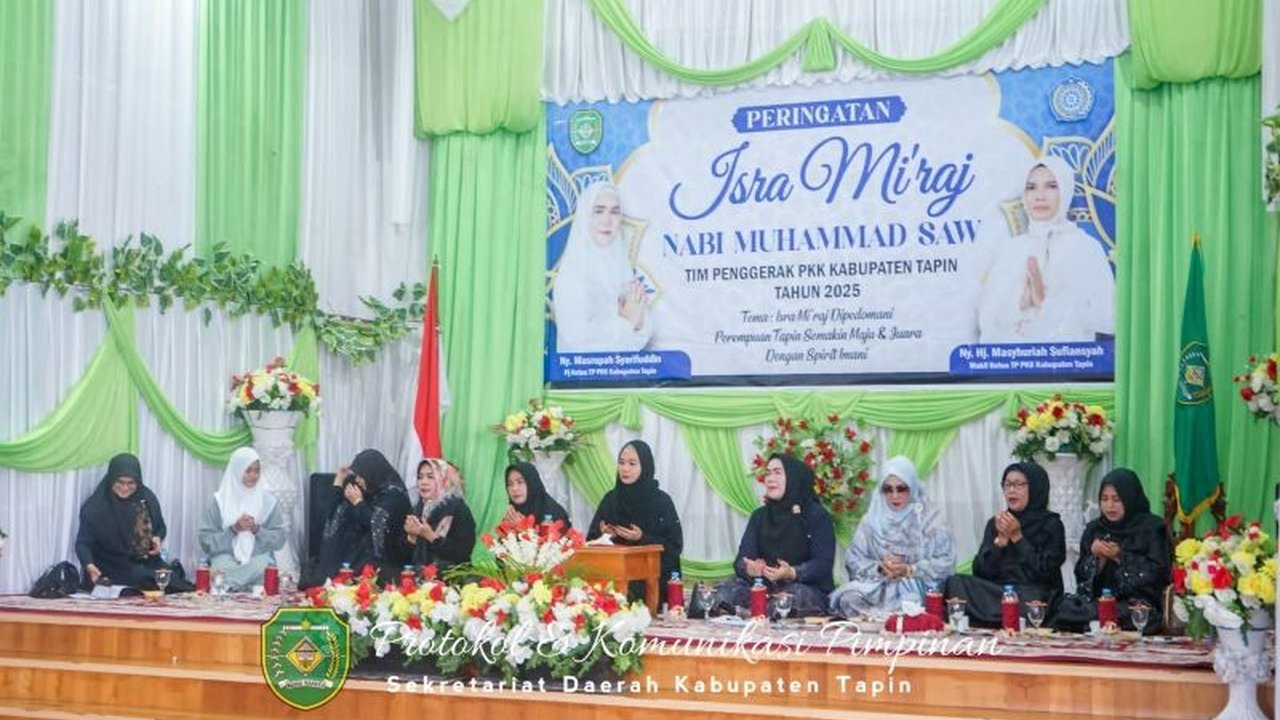 Peringatan Isra Mi'raj di Tapin, Kalimantan Selatan, mendorong kemajuan perempuan melalui penguatan spiritual dan peran penting mereka dalam keluarga dan masyarakat.