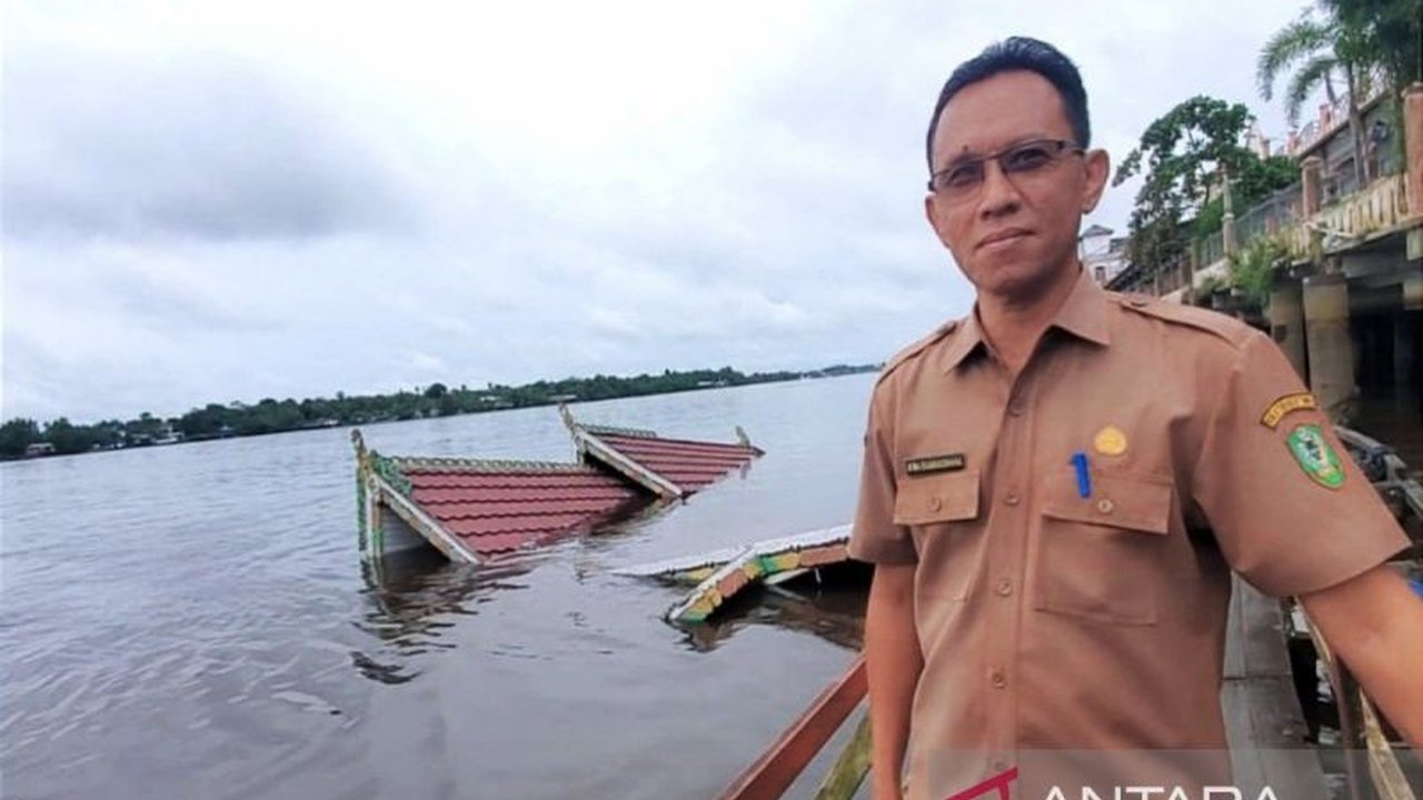 Kapal wisata milik Pemkab Kotim tenggelam di Sungai Mentaya diduga akibat kebocoran lambung kapal pada Selasa dini hari,  mengakibatkan kerugian aset daerah dan menghentikan sementara operasional wisata susur sungai.