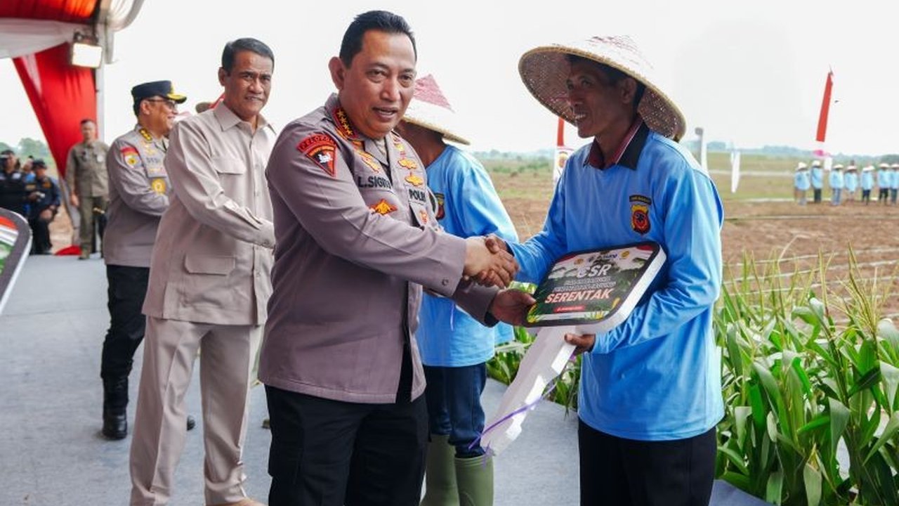 Kapolri Jenderal Listyo Sigit Prabowo mengungkapkan optimisme atas program penanaman jagung serentak 1 juta hektare sebagai langkah strategis mencapai swasembada pangan nasional, dengan target penanaman lebih dari 300 ribu hektare di kuartal pertama.