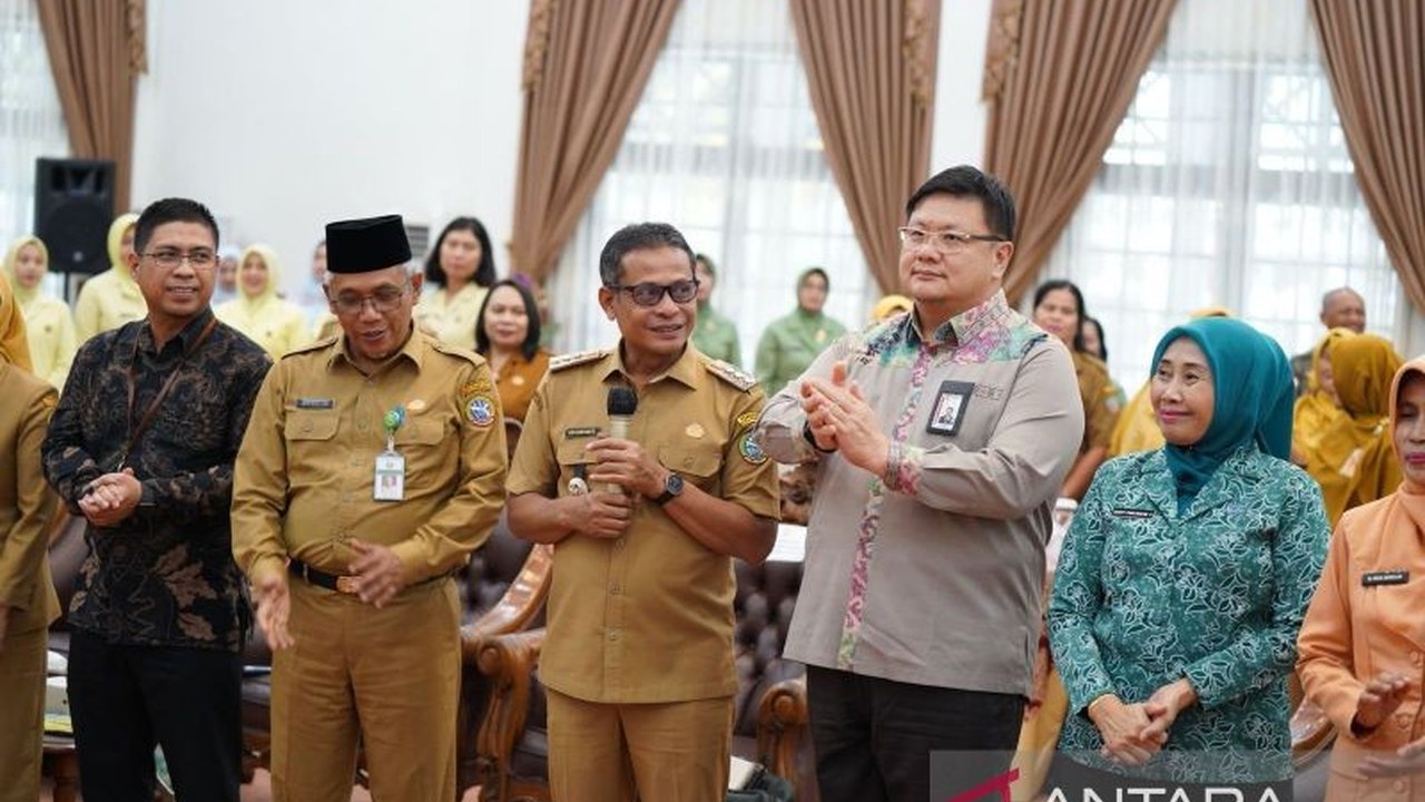 Pemkot Pontianak dan KPK berkolaborasi menyelenggarakan bimbingan teknis (bimtek) perempuan antikorupsi untuk memperkuat integritas keluarga dan mencegah korupsi di Kota Pontianak.