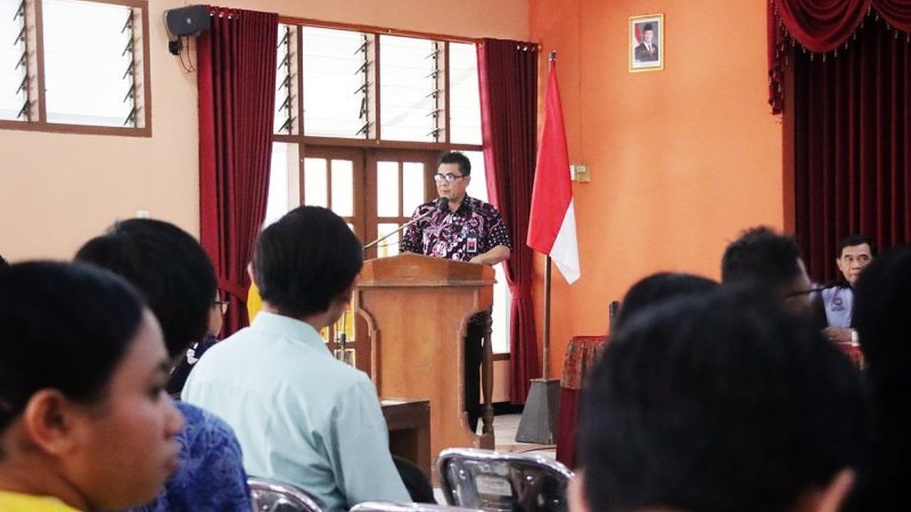 Pemerintah Kabupaten Banyumas mensosialisasikan kenaikan UMK 2025 sebesar Rp142.720 kepada pengusaha, dengan harapan seluruh perusahaan di Banyumas mematuhi ketentuan UMK tersebut.