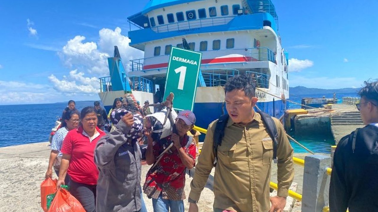 Balai Konservasi Sumber Daya Alam (BKSDA) Maluku menyita satu tanduk rusa dari penumpang kapal di Pelabuhan Hunimua, mengungkap praktik ilegal perdagangan satwa liar yang terus menjadi ancaman bagi keanekaragaman hayati Maluku.