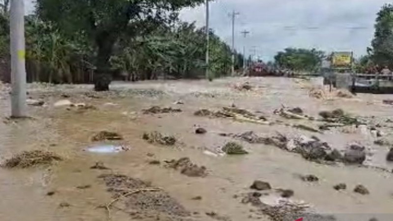 Rekayasa Lalu Lintas di Jalur Semarang-Grobogan Akibat Banjir