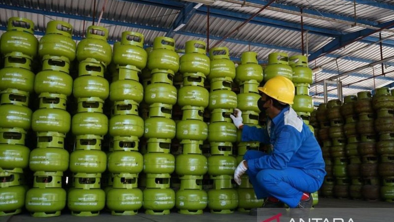 Pertamina menambah pangkalan LPG di Jawa Timur untuk memastikan ketersediaan gas elpiji 3 kg bersubsidi bagi masyarakat menyusul kenaikan harga eceran tertinggi (HET) menjadi Rp18.000 per tabung.