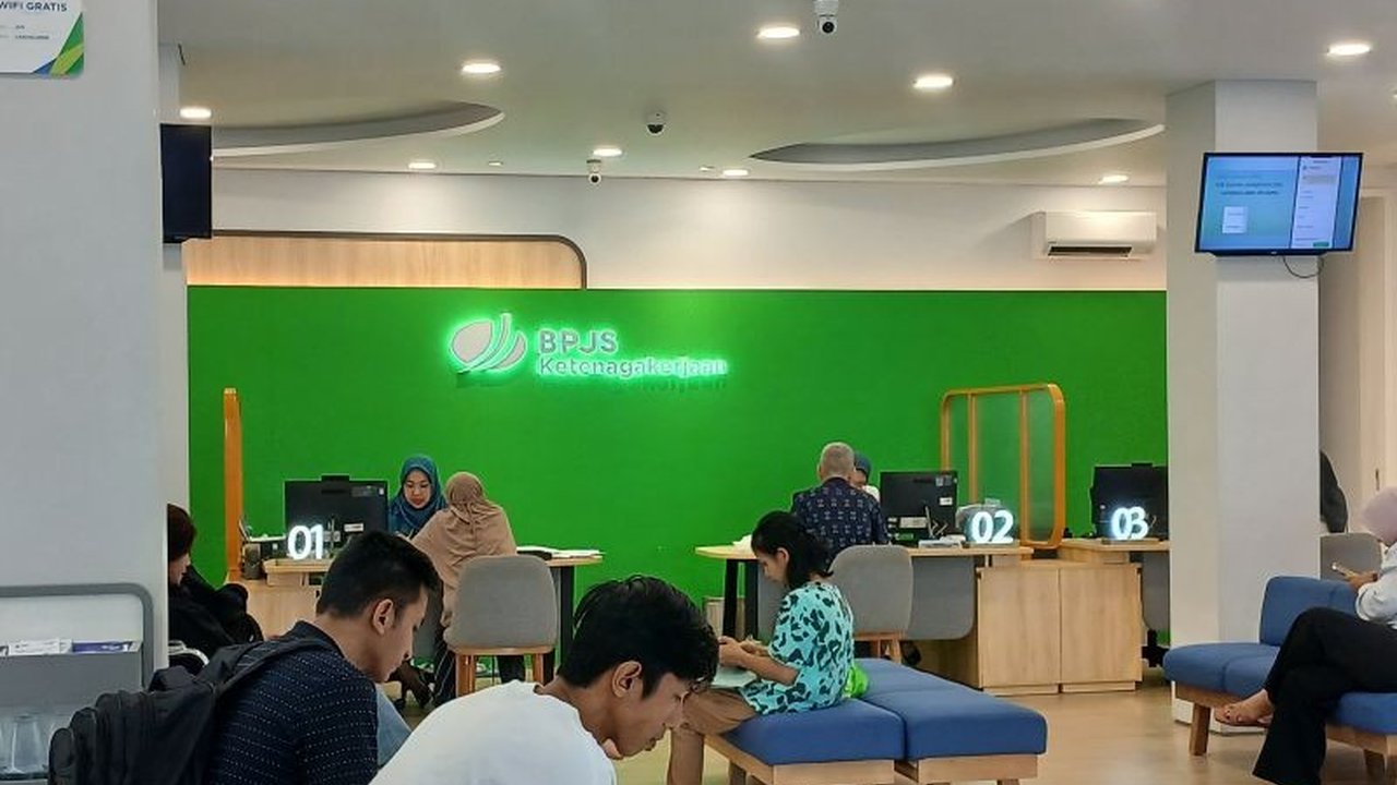 BPJS Ketenagakerjaan Jambi telah membayarkan klaim JHT sebesar Rp502,67 miliar kepada 38.311 peserta dan berbagai klaim lainnya sepanjang tahun 2024, dengan perubahan skema JKP yang diperkirakan akan berlaku di tahun 2025.