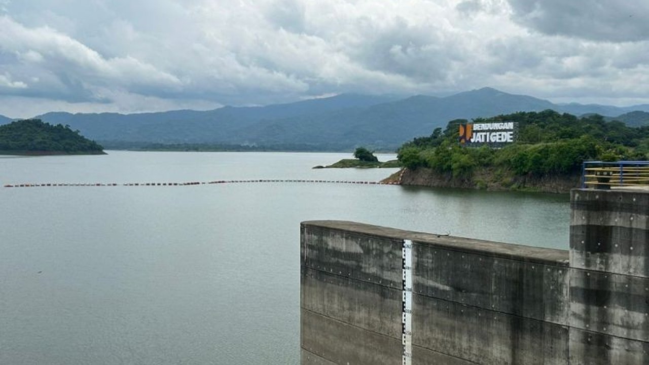 Menko Infrastruktur Agus Harimurti Yudhoyono (AHY) menyatakan Bendungan Jatigede di Sumedang, Jawa Barat, berkontribusi besar pada perekonomian dan pelestarian lingkungan, menjadi model infrastruktur berkelanjutan yang menarik minat investor.