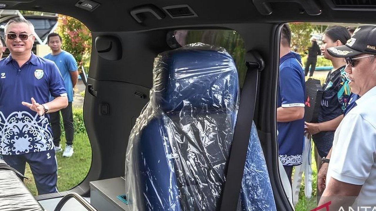 Pemerintah Kabupaten Malinau menyerahkan ambulans dan mobil jenazah untuk meningkatkan akses pelayanan kesehatan di daerah pedalaman dan perbatasan, demi meningkatkan kualitas hidup masyarakat.