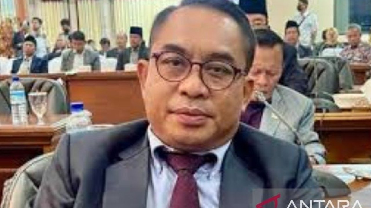 Dalam rangka HUT ke-17, DPC Partai Gerindra Lombok Utara membagikan susu gratis kepada siswa SD dan bantuan kepada nelayan serta petani, sebagai bentuk dukungan terhadap program Makan Bergizi Gratis (MBG) dan kepedulian sosial.