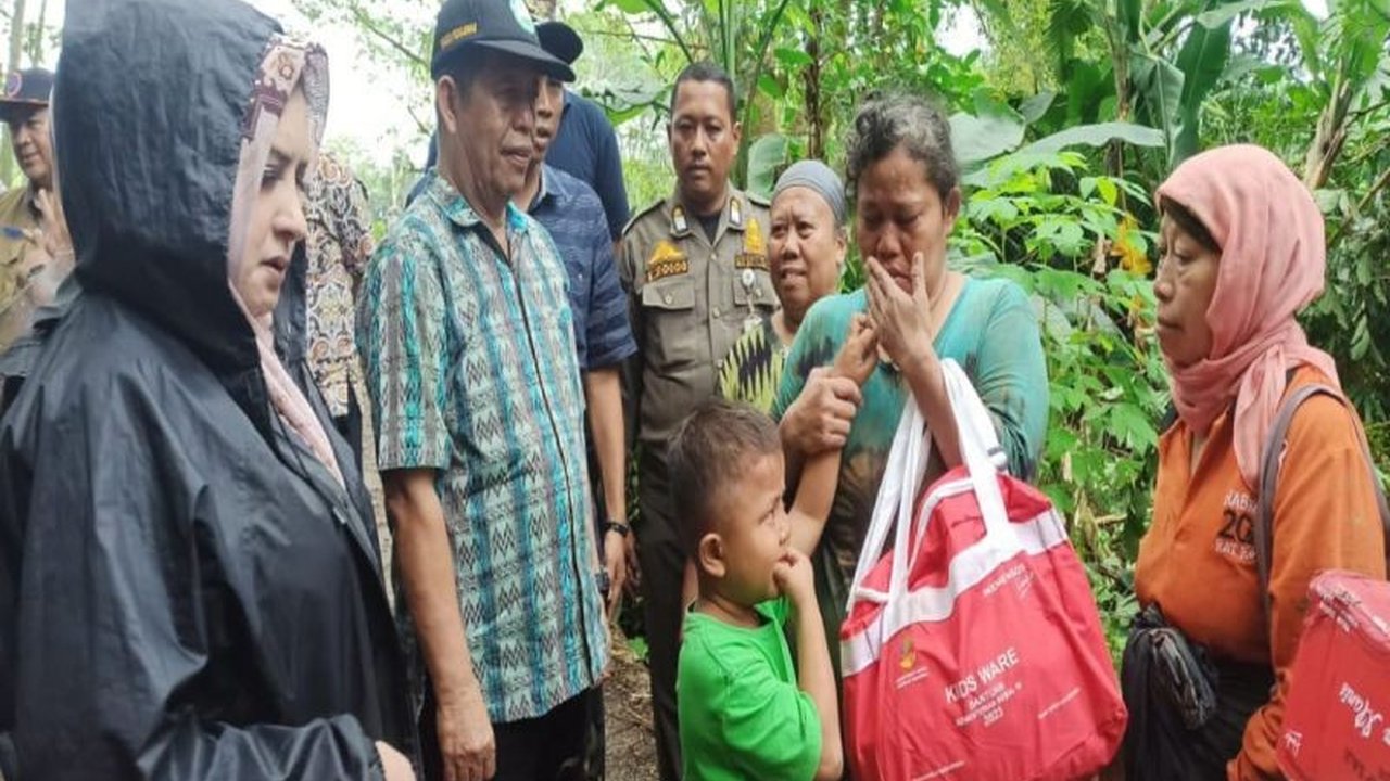 Hujan deras di Kabupaten Pekalongan mengakibatkan longsor di Kecamatan Petungkriono, menambah jumlah korban menjadi 17 orang dan menyebabkan kerusakan infrastruktur di beberapa wilayah.
