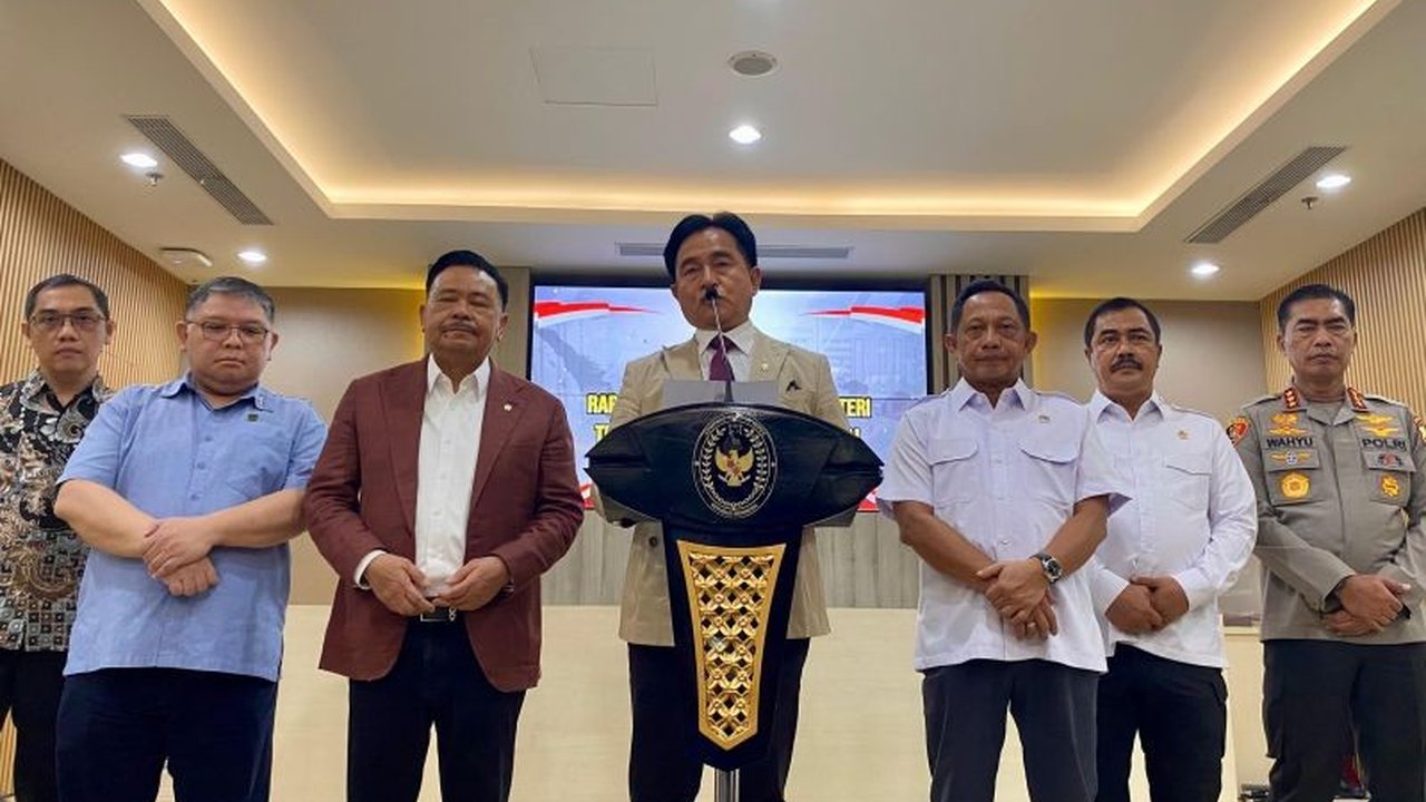 Pemerintah berkomitmen harmonisasi aturan pinjaman online (pinjol) dan menindak tegas pelanggaran hukum usai menerima putusan Mahkamah Agung (MA) yang menyatakan adanya perbuatan melawan hukum terkait perlindungan konsumen.