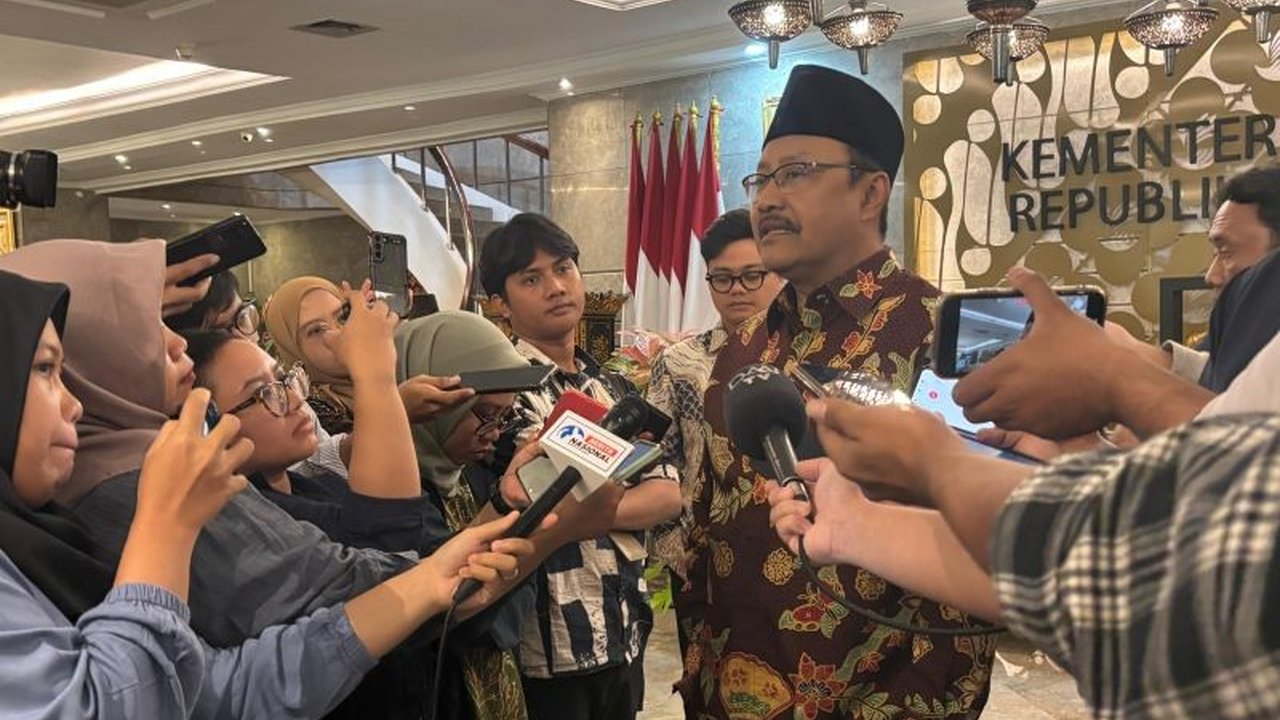 Kemensos menyediakan fasilitasnya untuk program Sekolah Rakyat, sekolah gratis bagi anak-anak dari keluarga miskin, yang bertujuan memutus rantai kemiskinan melalui pendidikan.