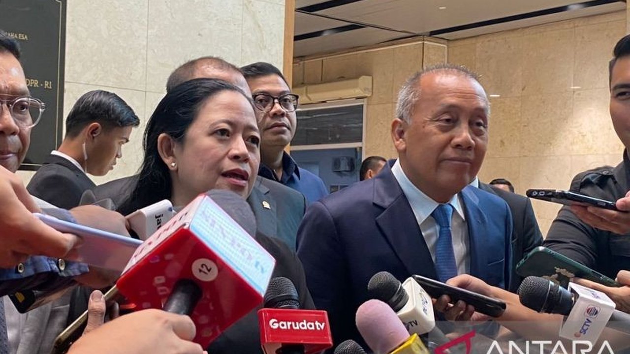 Puan Maharani tak menutup kemungkinan pertemuan Megawati Soekarnoputri dan Prabowo Subianto di HUT Megawati pada 23 Januari 2025, meski pihak Gerindra sebelumnya menyatakan Prabowo akan berada di India.