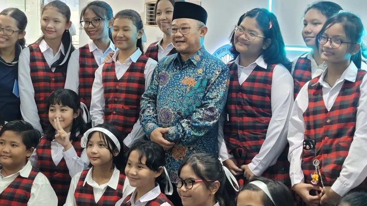 Mendikdasmen, Abdul Mu'ti, mengumumkan perubahan Ujian Nasional menjadi format baru tanpa kata 
