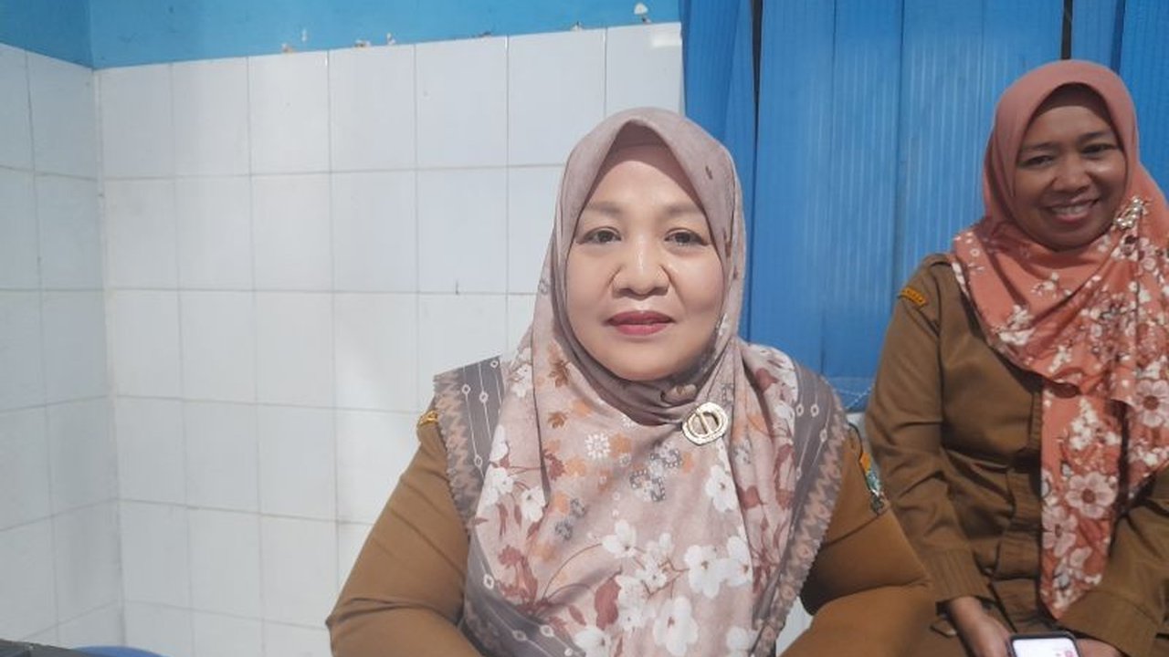 Dinas Kesehatan Kota Serang menegaskan fogging tidak efektif cegah DBD dan malah berbahaya jika dilakukan terlalu sering, mendorong masyarakat untuk fokus pada PSN (Pemberantasan Sarang Nyamuk).