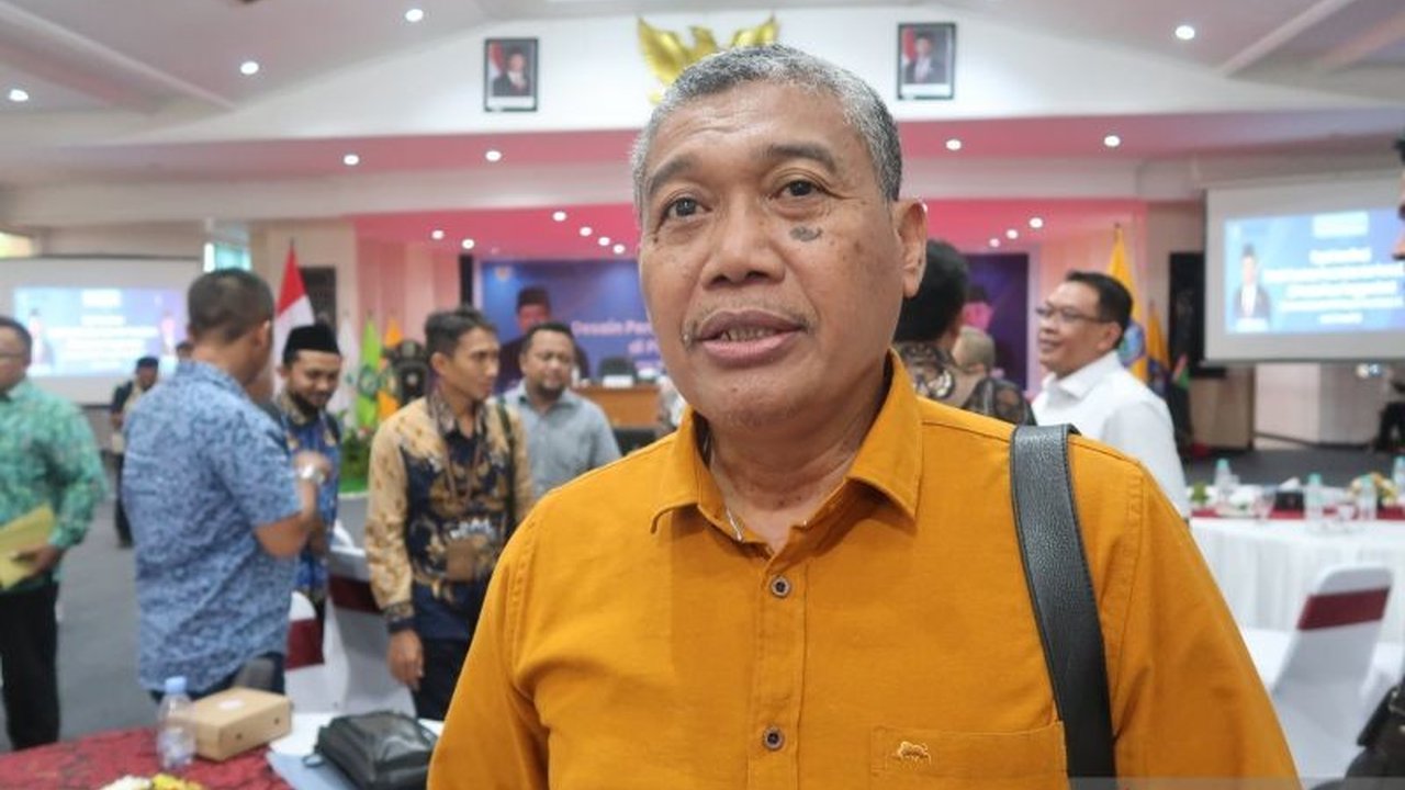 Lonjakan harga pupuk subsidi di Lombok Timur disebabkan banyak petani tak terdaftar dalam RDKK, sehingga harus membeli pupuk dengan harga tinggi dari pihak lain.