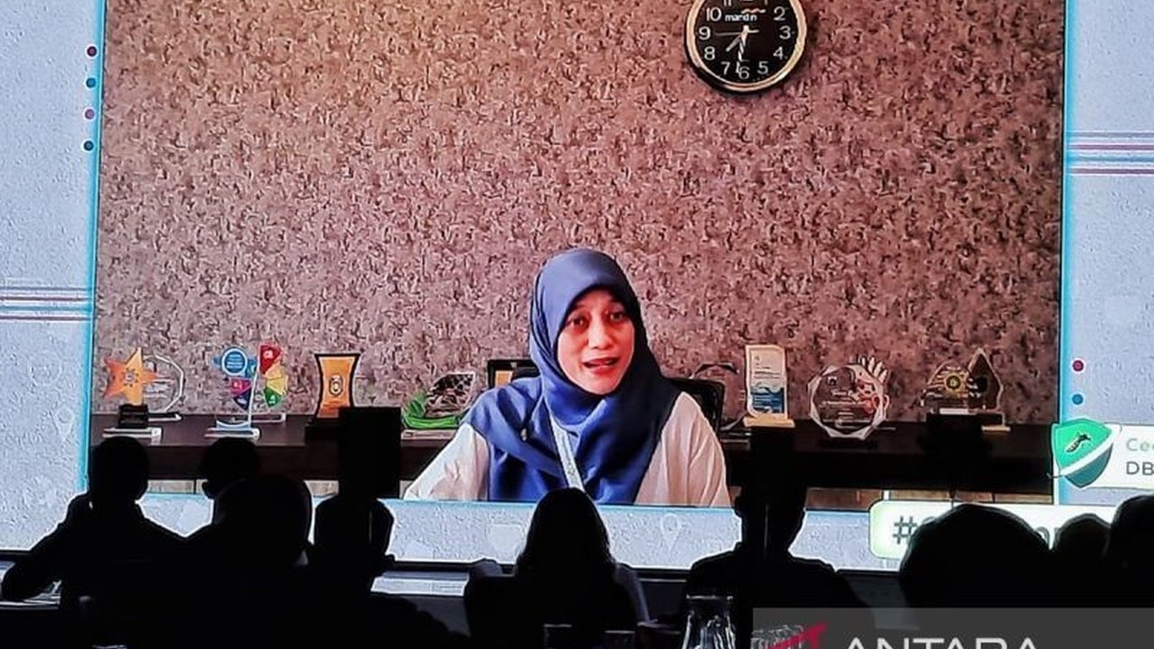 Stigma negatif terhadap pasien TBC menghambat keberhasilan penanganan penyakit ini di Indonesia; pemerintah dan masyarakat perlu berkolaborasi untuk mengatasi masalah ini melalui edukasi dan deteksi dini.