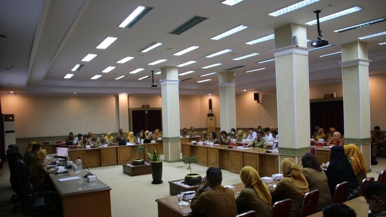 Pemerintah Provinsi Kalimantan Barat (Pemprov Kalbar) tengah mempersiapkan peringatan Hari Ulang Tahun (HUT) ke-68 dengan berbagai kegiatan menarik,  mengusung tema 'Bersatu dalam Keharmonisan, Mewujudkan Kalimantan Barat Maju, Sejahtera, dan Berkelanjuta