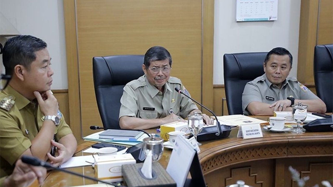 Pemprov DKI Jakarta akan mengeluarkan edaran larangan parkir kendaraan bermotor di trotoar, khususnya bagi pengunjung kafe dan restoran, untuk menegakkan aturan lalu lintas dan kenyamanan pejalan kaki.