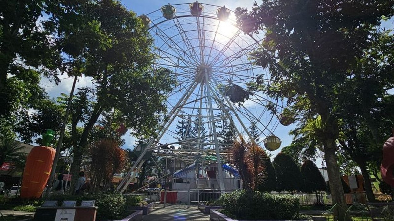 Pemerintah Kota Batu menganggarkan Rp7 miliar dari APBD 2025 untuk pengadaan bianglala baru di alun-alun, sebagai ikon wisata dan untuk meningkatkan kunjungan wisatawan.