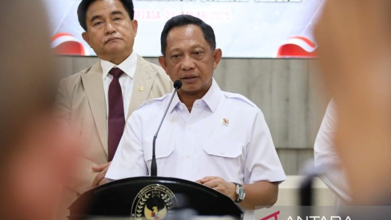 Kemendagri berkomitmen perkuat pengawasan pinjol ilegal, lindungi data pribadi warga, serta kolaborasi dengan berbagai lembaga untuk evaluasi regulasi dan pencegahan di tingkat daerah.