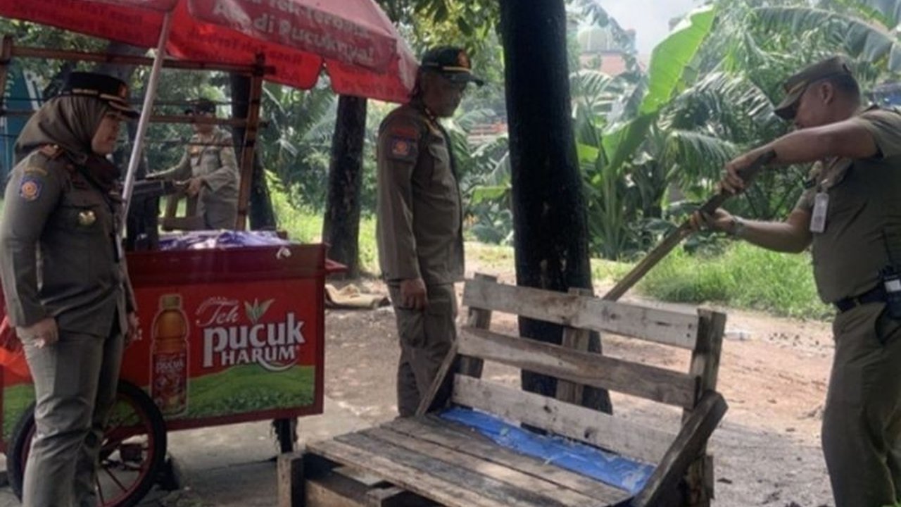 Penertiban PKL di Jalan Daan Mogot, Jakarta Barat