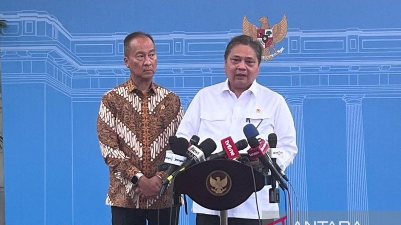 Pemerintah memberlakukan kebijakan devisa hasil ekspor (DHE) 100% selama setahun, dengan insentif pajak 0% untuk pendapatan bunga dan berbagai fasilitas pendukung bagi eksportir.