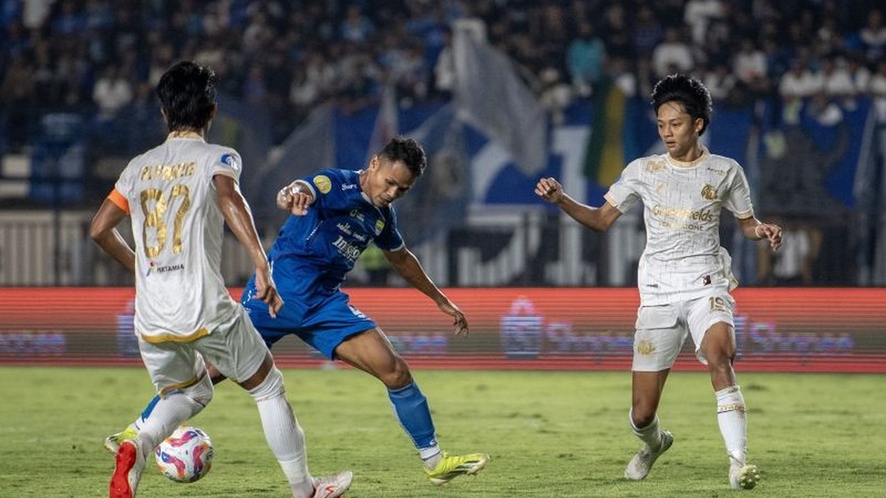 Pelatih Persib Bandung, Bojan Hodak, meminta timnya mewaspadai seluruh pemain Arema FC pada laga pekan ke-20 Liga 1 di Blitar, Jumat (24/1), mengingat kekuatan Arema yang merata di semua lini.