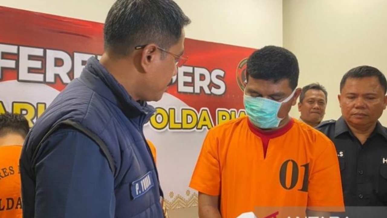 Polda Riau berhasil menggagalkan peredaran 4,9 kg sabu dari jaringan internasional Golden Crescent di Pelabuhan Roro Rupat, Bengkalis, dengan tersangka berinisial Z yang terancam hukuman seumur hidup atau mati.