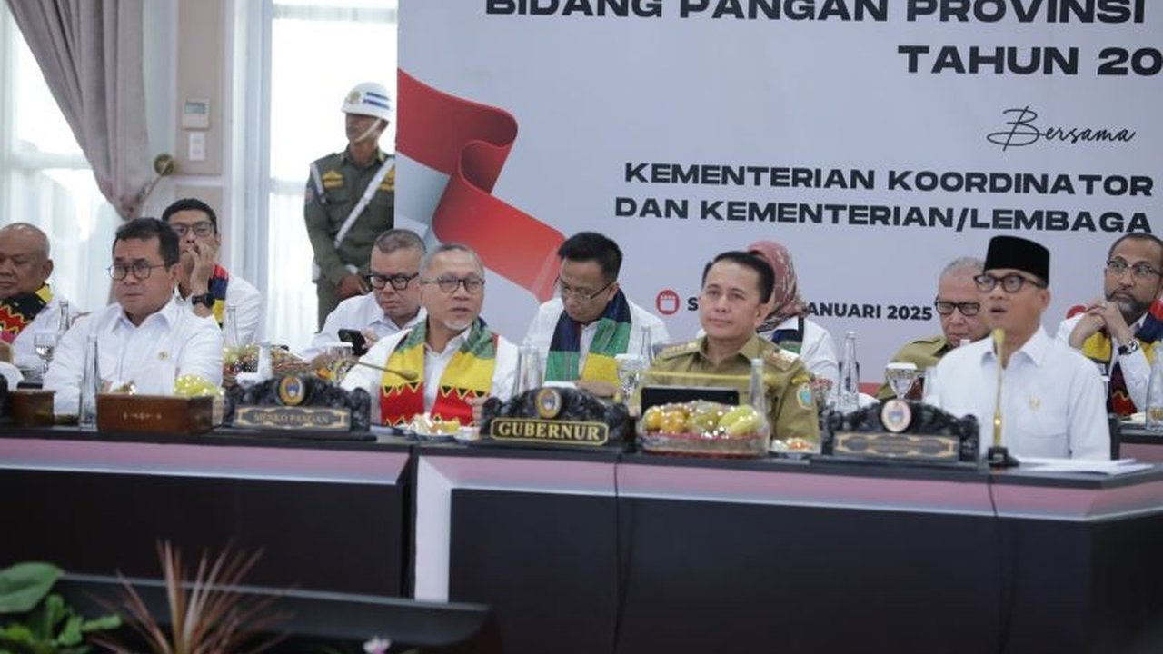 Menteri Desa dan Menteri Koordinator Bidang Pangan menekankan pentingnya pengawasan Dana Desa untuk mendukung ketahanan pangan nasional, khususnya melalui pemanfaatan optimal dana tersebut untuk program-program peningkatan produksi pangan dan memastikan s