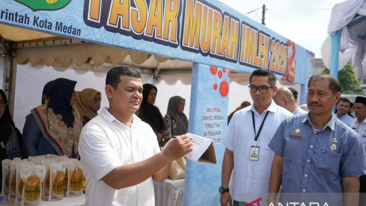 Pemerintah Kota Medan menggelar pasar murah selama lima hari mulai 21-25 Januari 2025 untuk menekan lonjakan harga kebutuhan pokok menjelang Imlek dan membantu warga merayakan Tahun Baru Imlek dengan lebih nyaman.