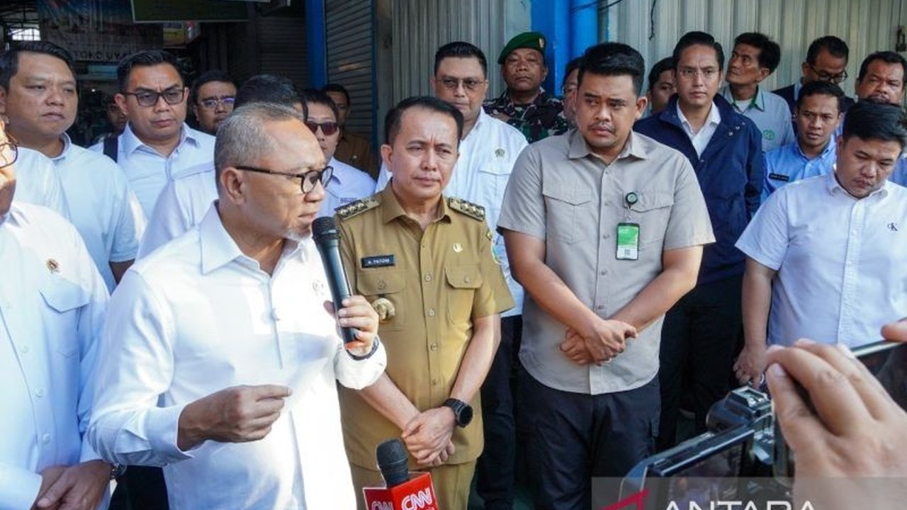 Wali Kota Medan, Bobby Nasution, mengungkapkan pasar keliling rutin digelar untuk menjaga kestabilitas harga bahan pokok, terutama menghadapi kenaikan harga gula pasir.