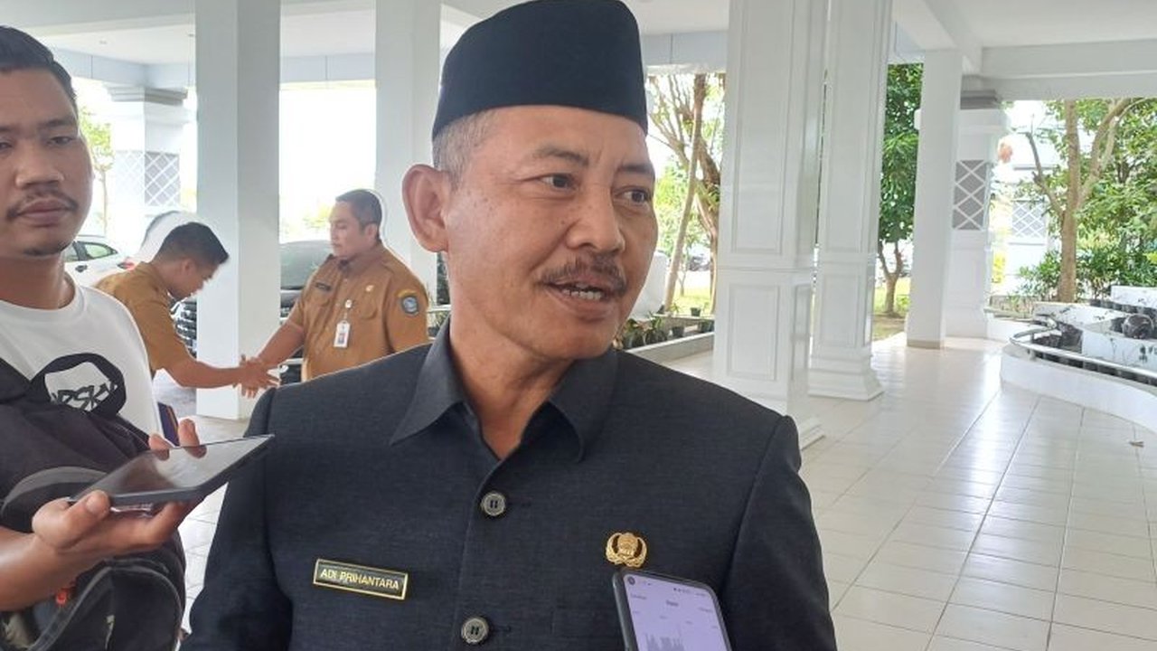 Pemprov Kepri berupaya menyelesaikan tunggakan pembayaran proyek tahun 2024 senilai Rp184 miliar akibat pengurangan dana transfer pusat, dengan target pelunasan pada Februari 2025 dan prioritas pada pihak ketiga.