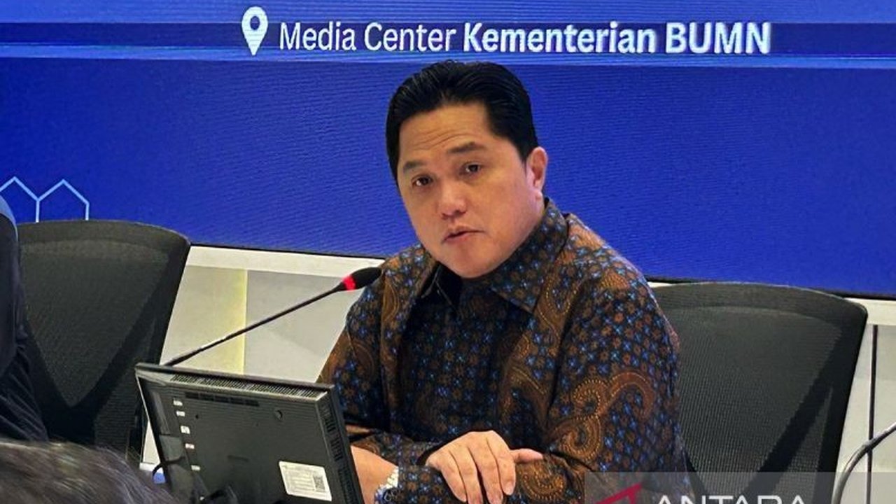 Dalam 100 hari kepemimpinan Presiden Prabowo, kolaborasi BUMN dengan kementerian terkait berhasil memperkuat pertahanan dan mendorong swasembada pangan serta energi di Indonesia melalui peningkatan efisiensi logistik dan produksi dalam negeri.