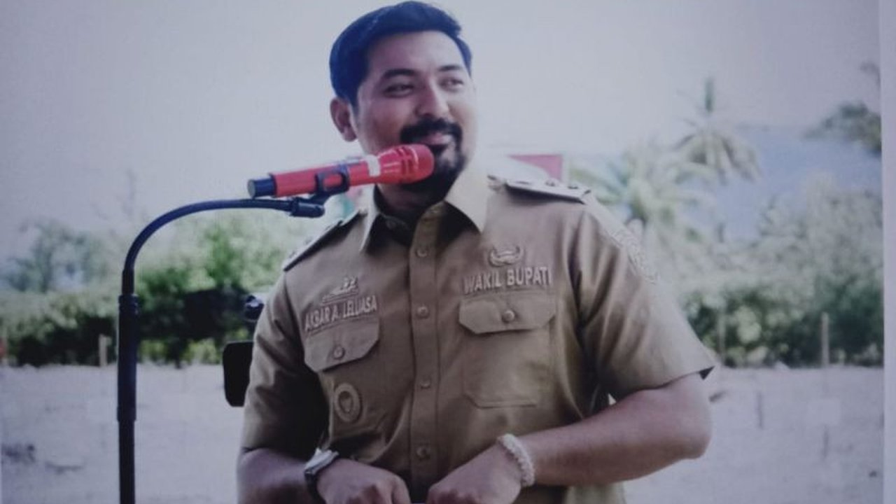 Wabup Luwu Timur Bagikan Bibit Jagung, Dorong Peningkatan Ekonomi Petani