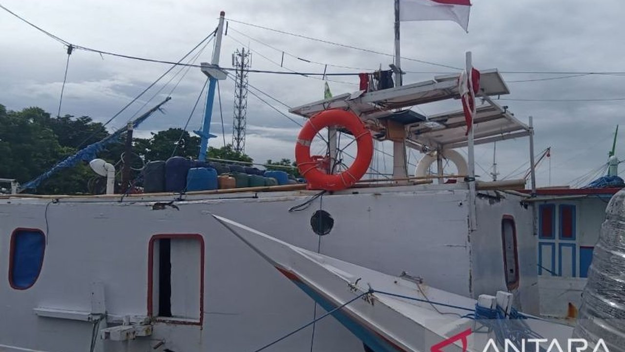 PLN Sulselbartra gencar mendorong pemanfaatan energi terbarukan, khususnya tenaga surya, bagi nelayan di Sulawesi, membantu operasional kapal dan penerangan, serta mengurangi ketergantungan pada bahan bakar fosil.