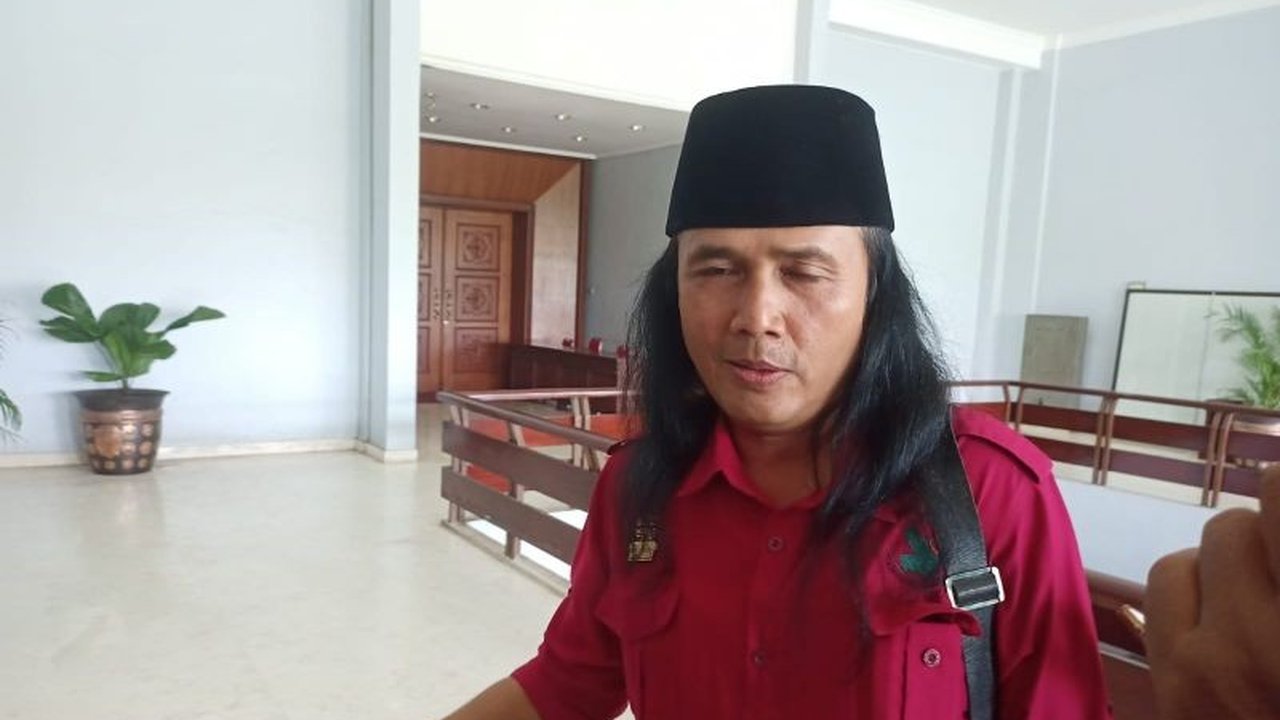 Forum Komunitas Hijau Tulungagung mendesak evaluasi lahan hutan yang dikelola LMDH karena maraknya jual beli ilegal kepada pihak luar daerah, merugikan warga setempat.