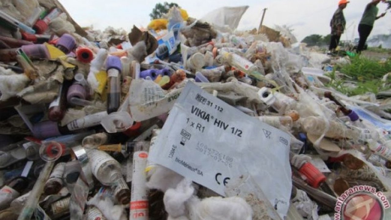 Pemerintah Kota Tangerang mengajak masyarakat aktif melaporkan perusahaan yang membuang limbah B3 sembarangan, sebagai upaya menjaga lingkungan dan kesehatan warga, serta menindaklanjuti laporan warga terkait pencemaran lingkungan.