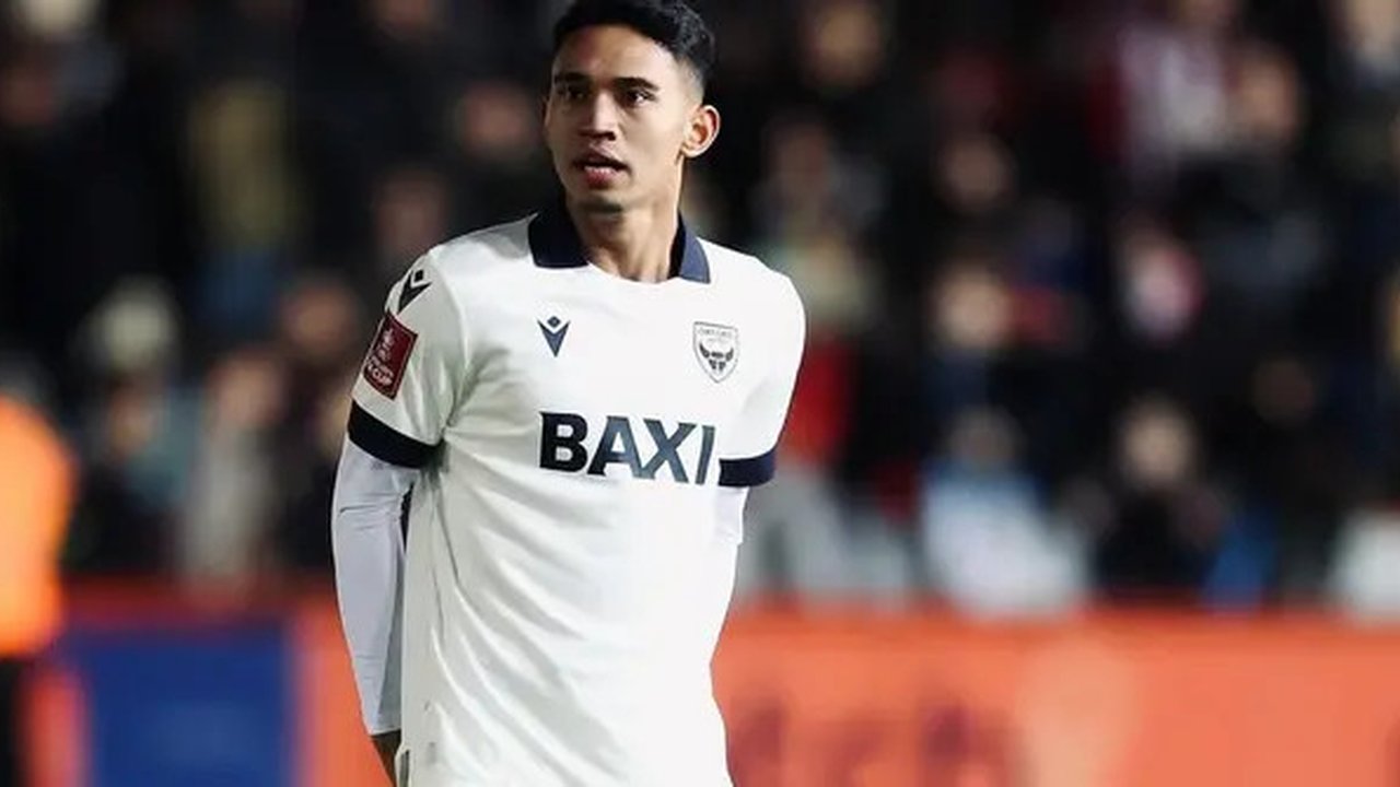Marselino Ferdinan menjalani debut bersama Oxford United dalam laga putaran ketiga Piala FA 2024/2025 di kandang Exeter City, Sabtu (11/1/2024). Sayangnya, Oxford menyerah 1-3 dalam laga itu.