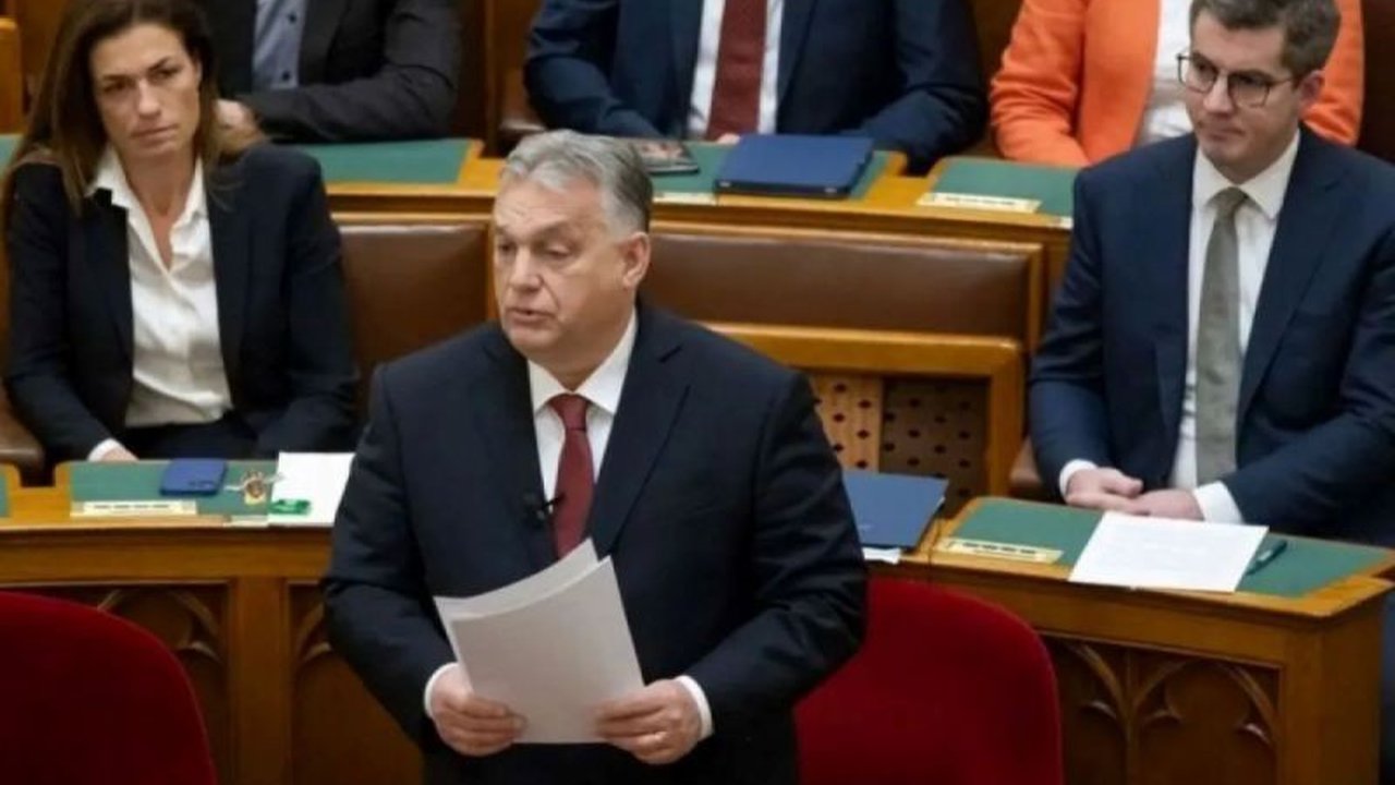 Perdana Menteri Hongaria Viktor Orban menyatakan sanksi Uni Eropa terhadap Rusia tak hanya gagal, tapi justru menghancurkan daya saing ekonomi Eropa, mendesak perubahan kebijakan.