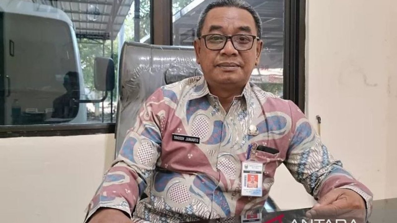 Pemkab Batang berkolaborasi dengan ORARI dan relawan memperkuat jaringan komunikasi bencana via handy talky dan repeater untuk respon cepat dan tepat, terbukti efektif saat banjir dan longsor 20 Januari 2025.