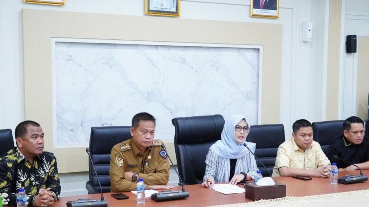 DPRD Sulawesi Selatan mendukung penuh program Makan Bergizi Gratis (MBG) dan telah mengalokasikan anggaran di APBD 2025, selaras dengan program prioritas pemerintah pusat, sementara program pemeriksaan kesehatan gratis masih dalam pembahasan.