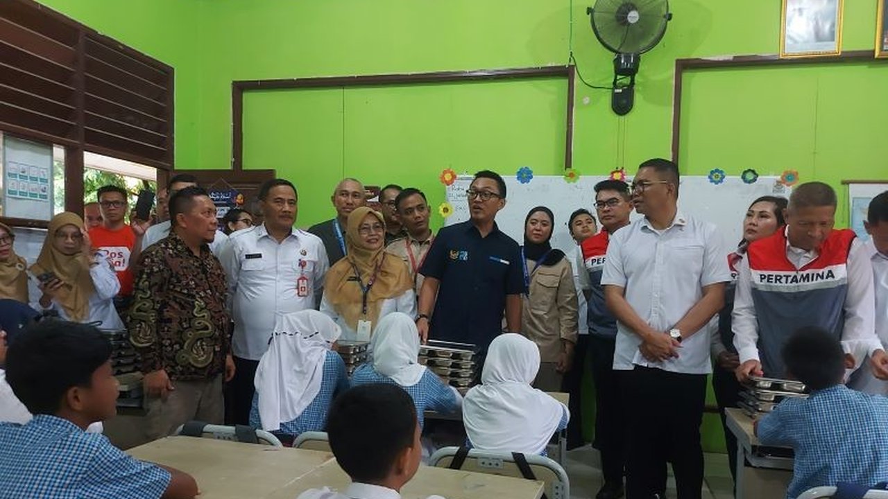 Pemerintah memastikan tidak ada pungutan biaya dalam Program Makan Bergizi Gratis (MBG) yang dibiayai APBN, dan meminta laporan jika ditemukan pungutan di sekolah-sekolah.