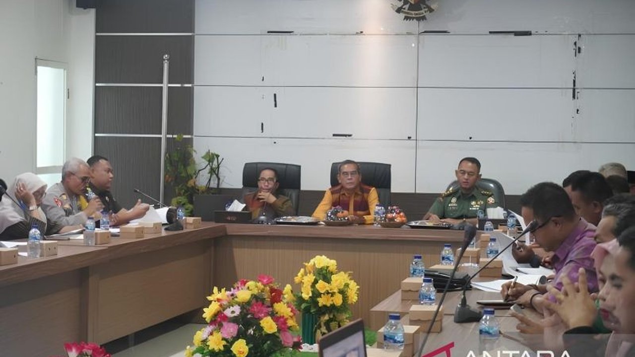 Pemerintah Kabupaten Dompu, NTB, memprioritaskan penanganan kenakalan remaja setelah insiden pelemparan batu yang menyebabkan kematian seorang siswa SMP pada November 2024, dan mengajak semua pihak bersinergi mencegah kejadian serupa.