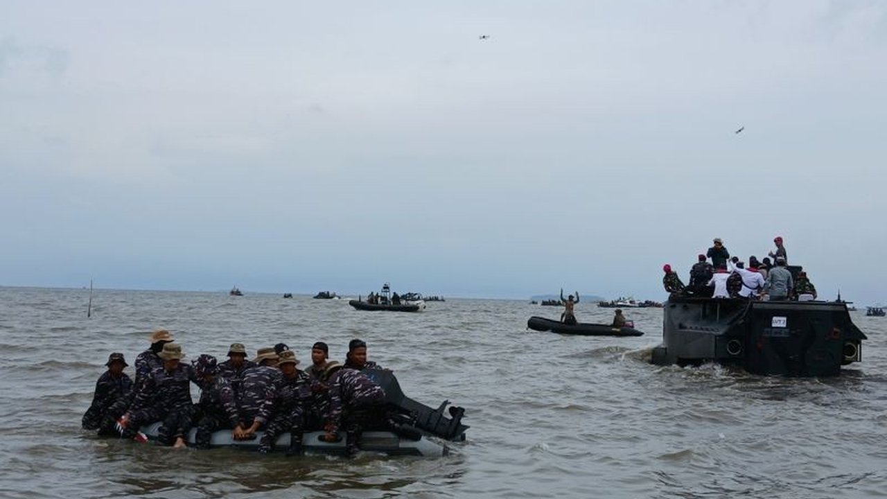 TNI AL Bongkar Pagar Laut Ilegal di Banten: Sinergi AL, KKP, dan Nelayan