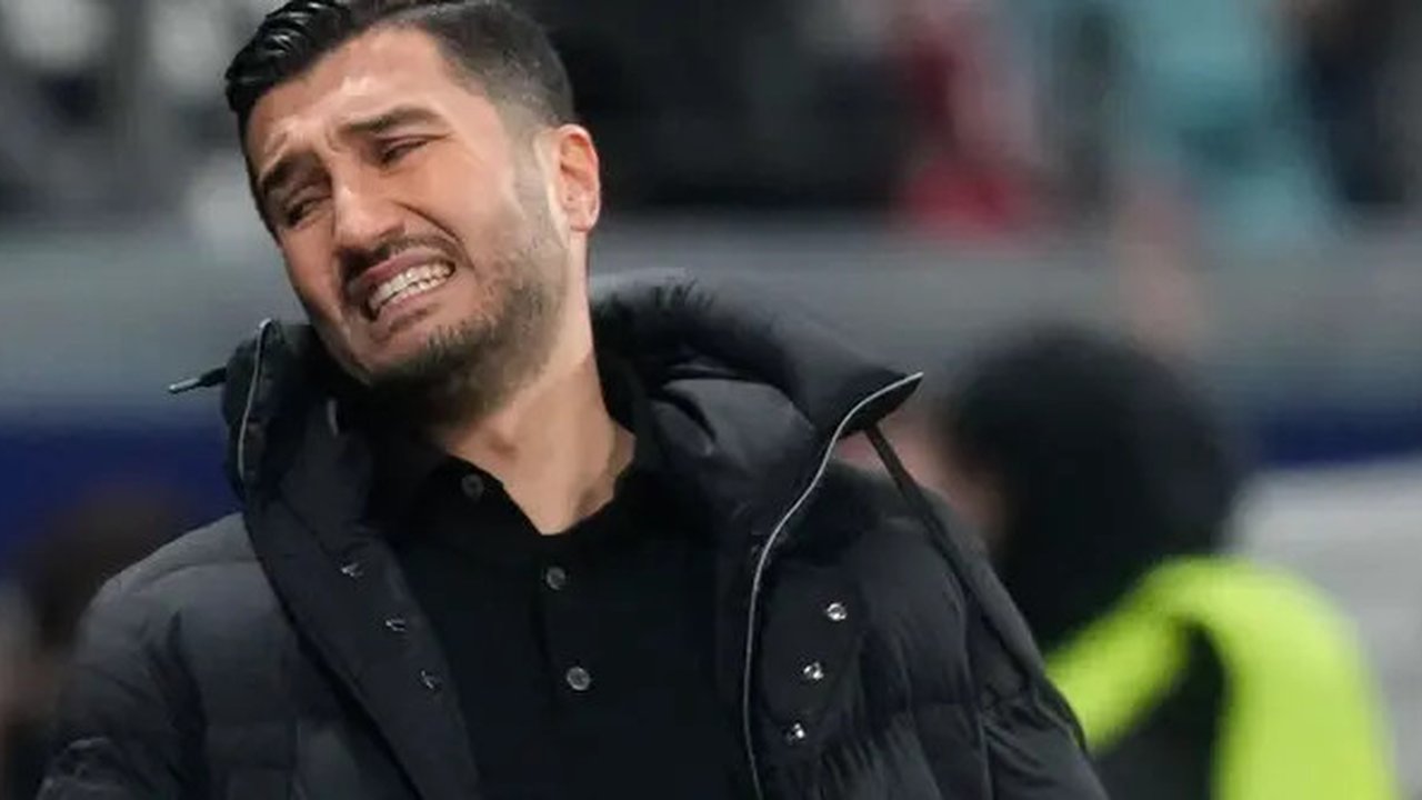 Borussia Dortmund kembali telan kekalahan untuk ketiga kalinya secara beruntun di Bundesliga. Kali ini, tim asuhan Nuri Sahin takluk dari tuan rumah Eintracht Frankfurt dengan skor 2-0, Sabtu